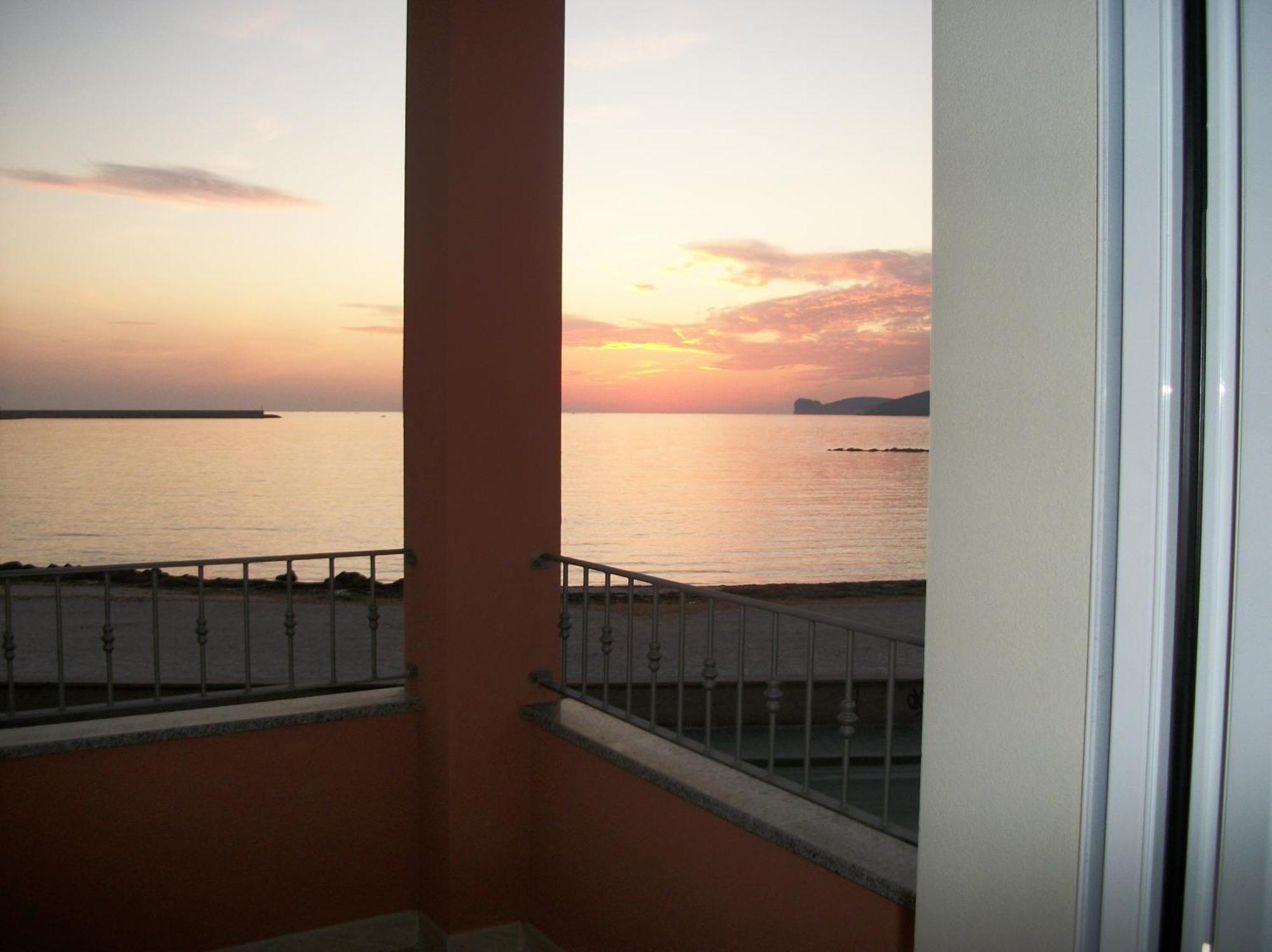 Guest House Sea Rooms อาลเกโร ภายนอก รูปภาพ
